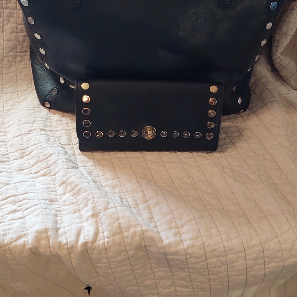 Michael Kors LG Tote - Picture 10 of 14